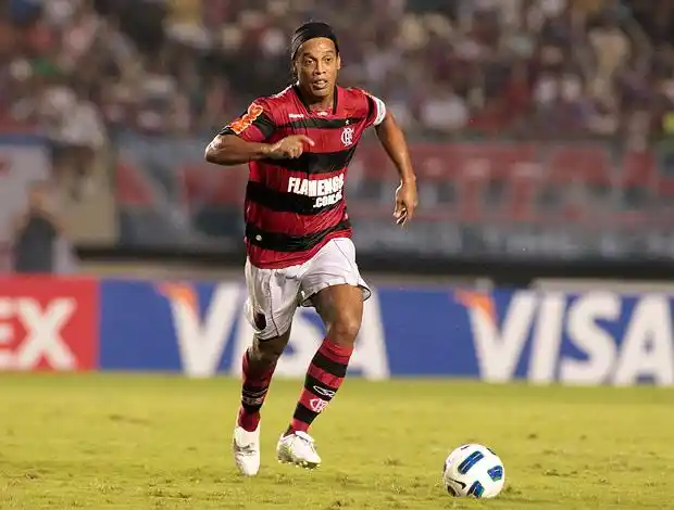 现代足球市 现代足球市